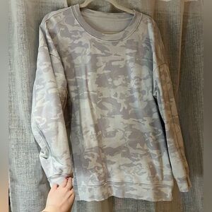 lululemon athletica Women's Light Gray Camo Crewneck Sweatshirt